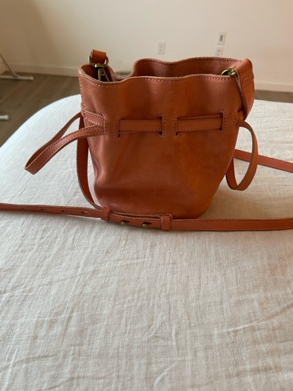 Madewell Leather Bucket Crossbody Bag in Cognac Brown - Picture 2 of 9